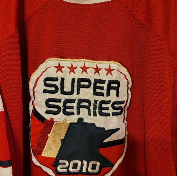 MINNESOTA Red Super Series 2010 Men's JERSEY With Matching Socks - Picture 2 of 4